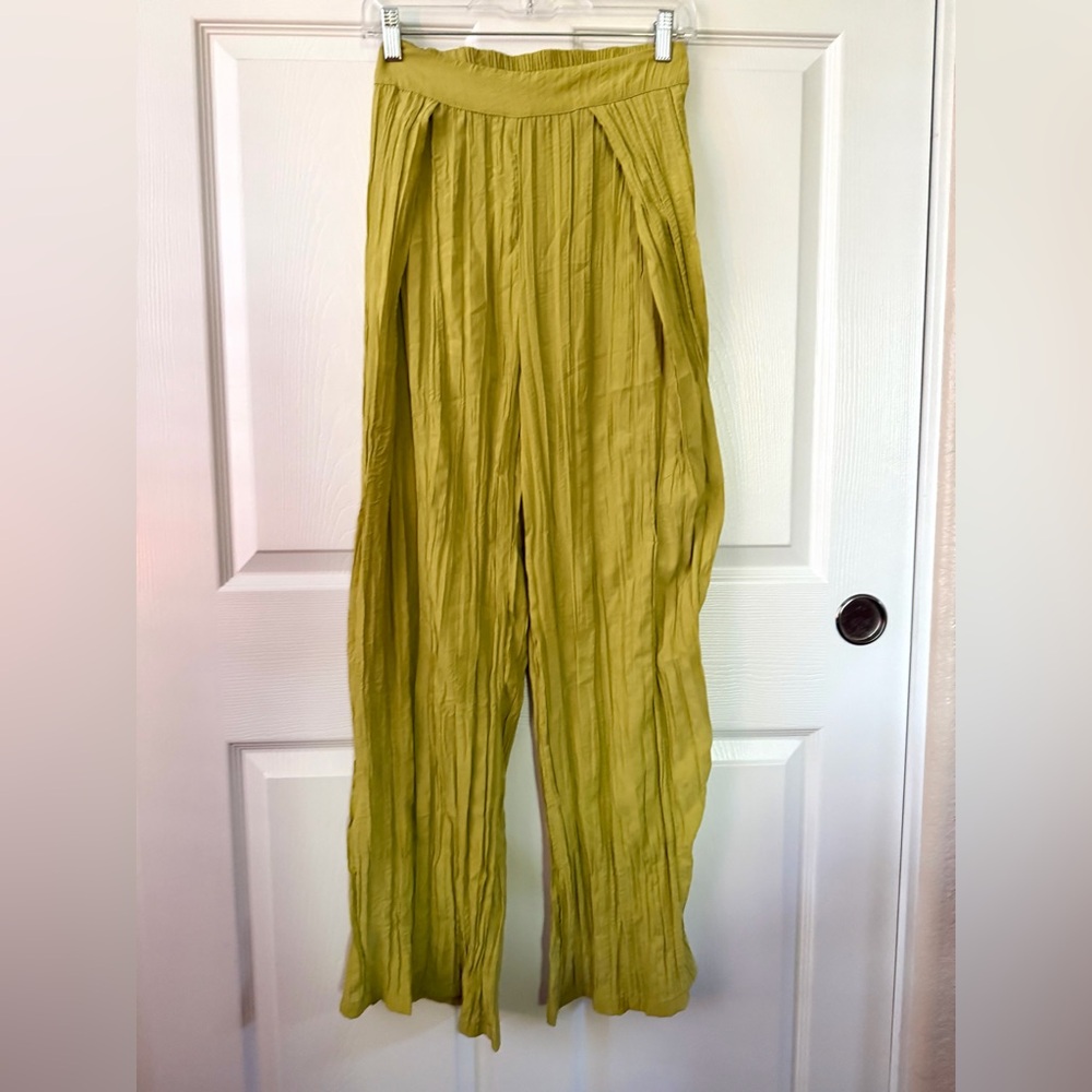 Lulu's Chartreuse Wide-Leg Pleated Pants